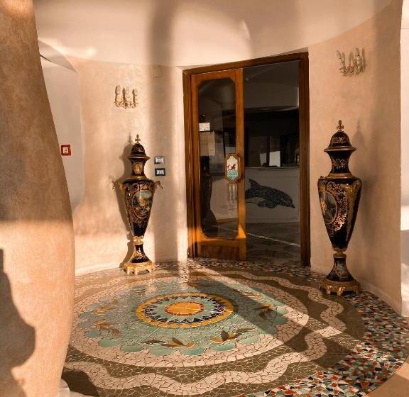 Strand Hotel Delfini