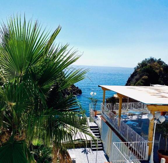 Strand Hotel Delfini