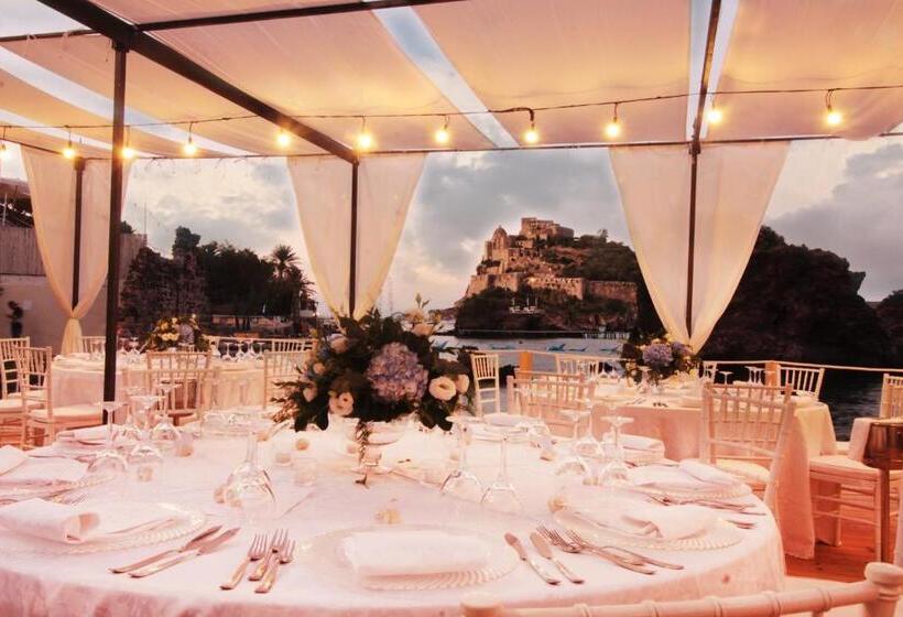 Strand Hotel Delfini