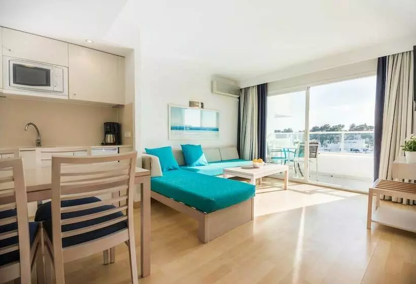 Aparthotel Ferrera Beach