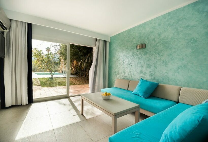 Aparthotel Ferrera Beach