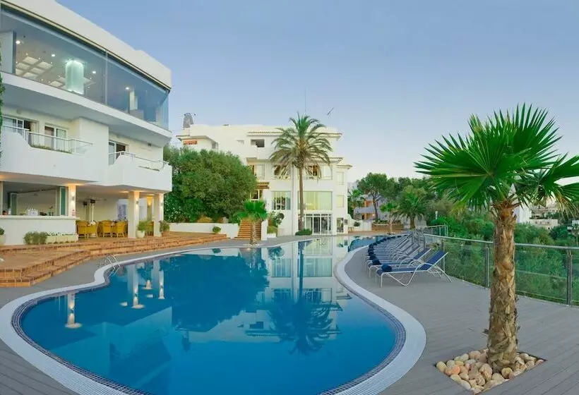 Aparthotel Ferrera Beach