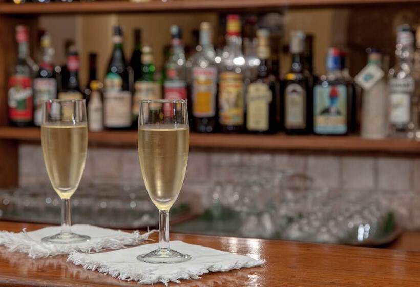 ホテル Ape Regina