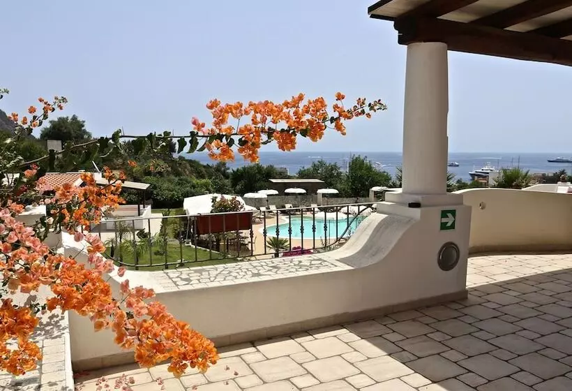 Отель Bougainville