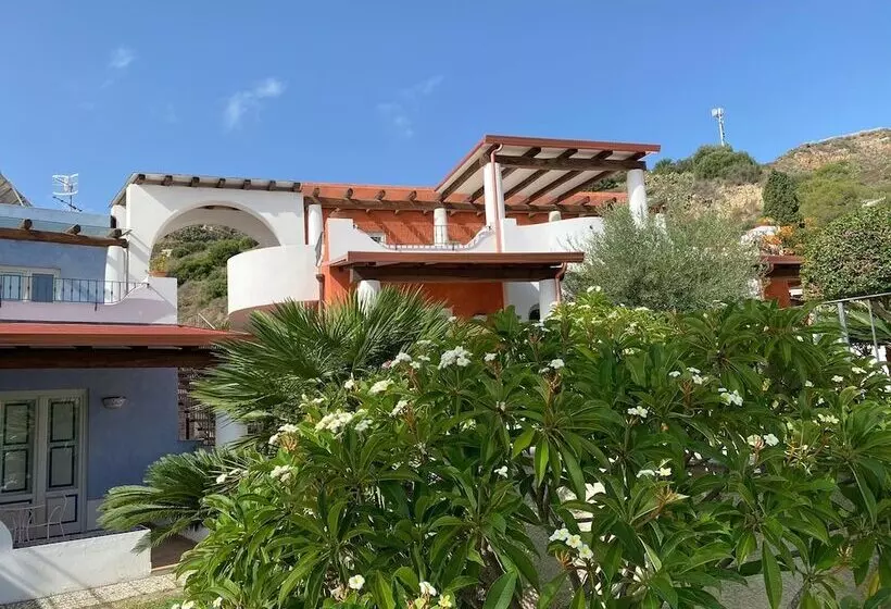 Отель Bougainville