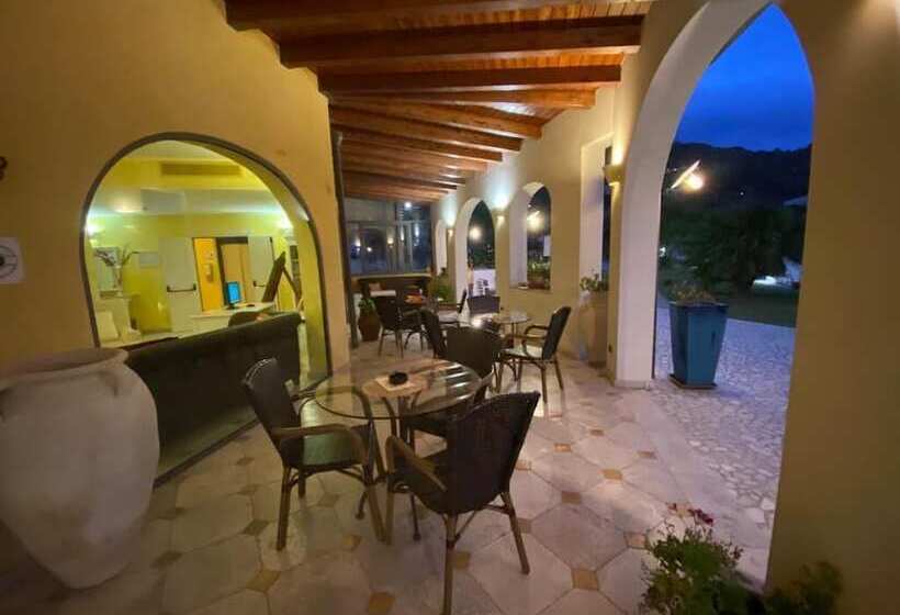 Отель Bougainville