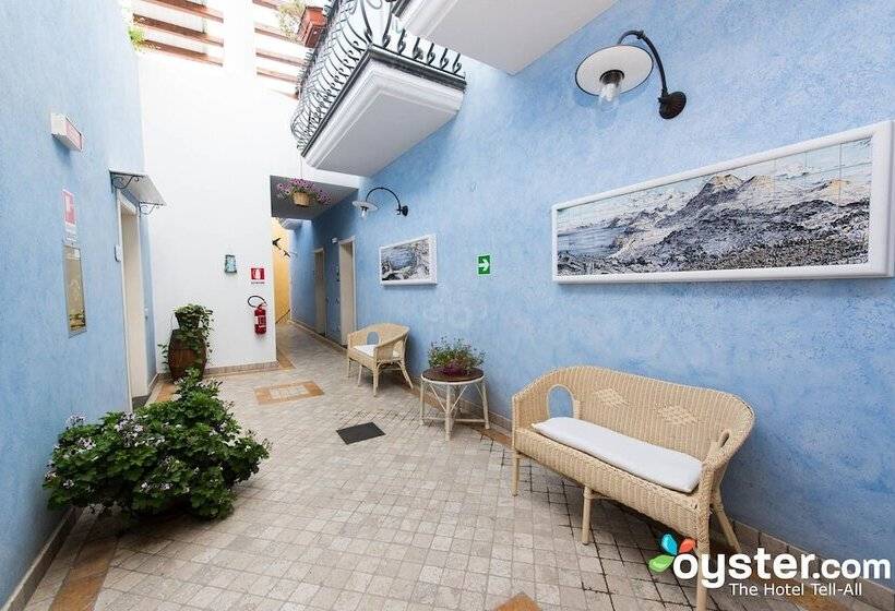 Отель Bougainville