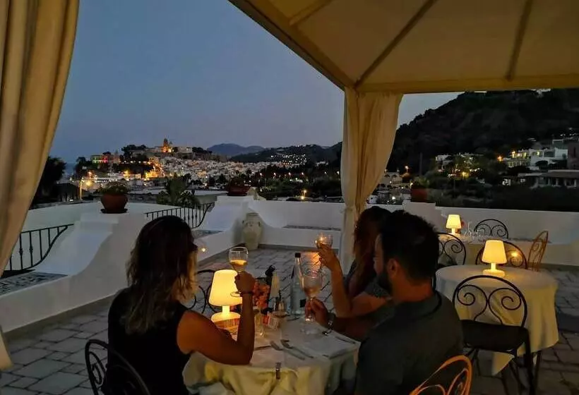 Отель Bougainville