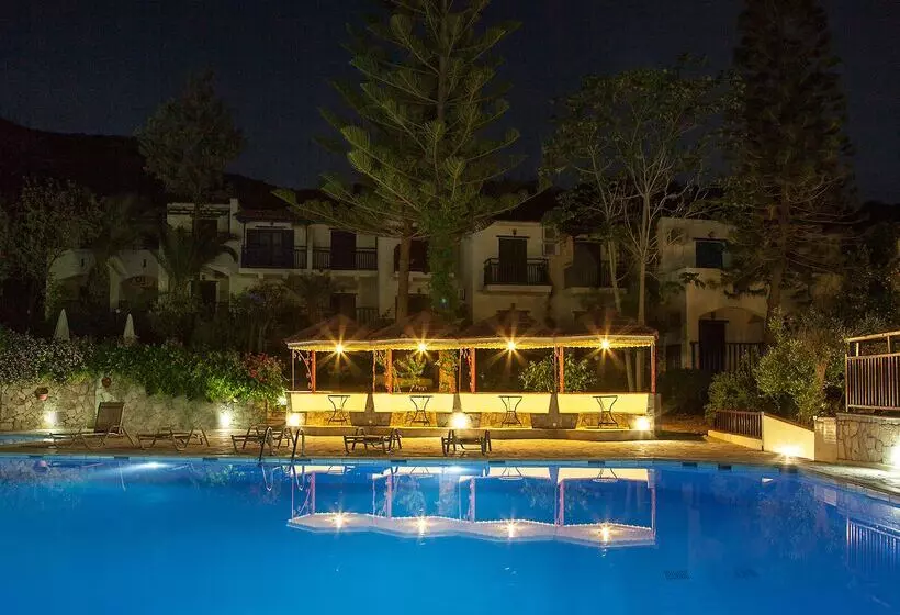 هتل Elpida Village