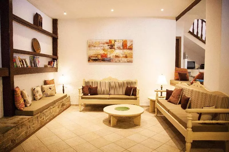 هتل Elpida Village