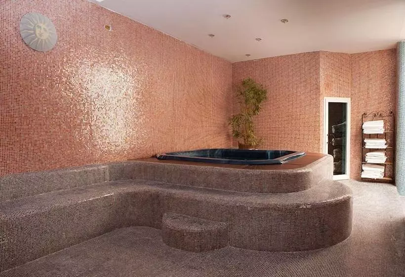 هتل Le Ginestre Family & Wellness