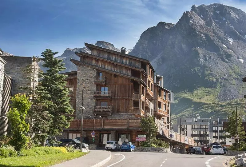 هتل Les Suites – Maison Bouvier