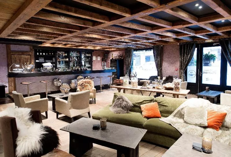 هتل Les Suites – Maison Bouvier