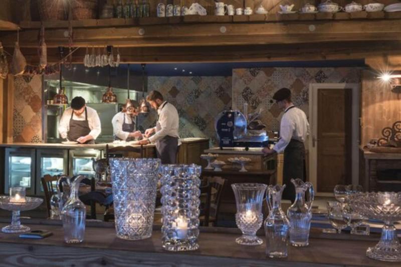 هتل Les Suites – Maison Bouvier