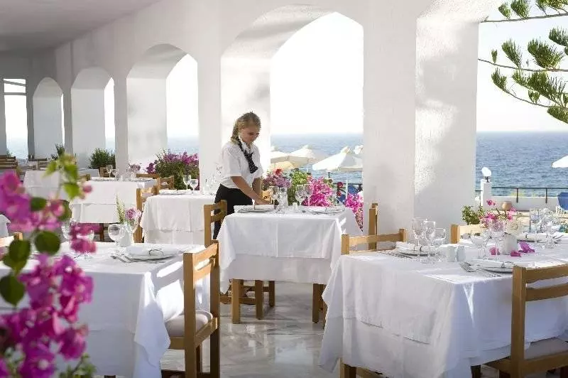 Отель Maritimo Beach