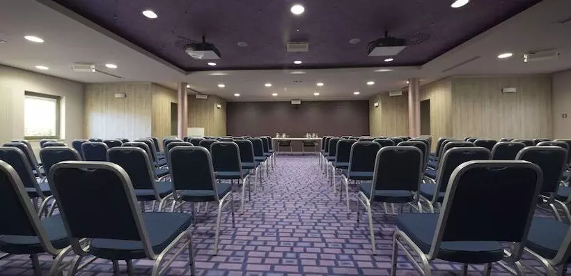 בית מלון כפרי Park Makarska