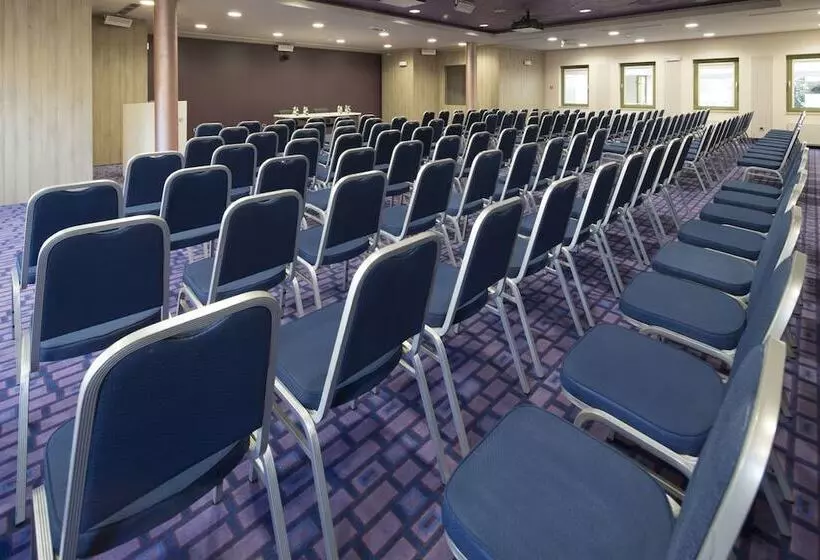 בית מלון כפרי Park Makarska