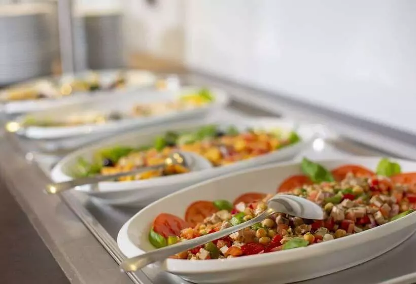 בית מלון כפרי Park Makarska