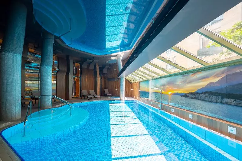 בית מלון כפרי Park Makarska