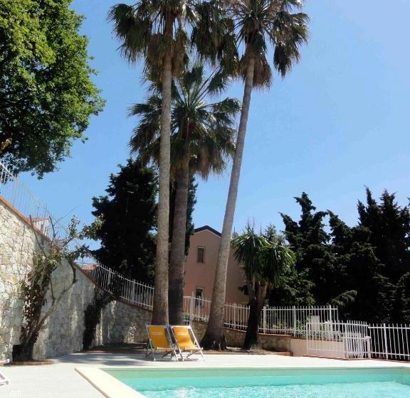 בית מלון כפרי Residence Dei Fiori