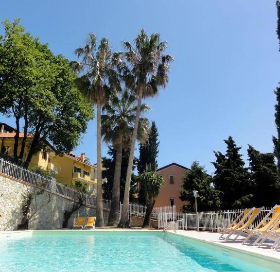 בית מלון כפרי Residence Dei Fiori