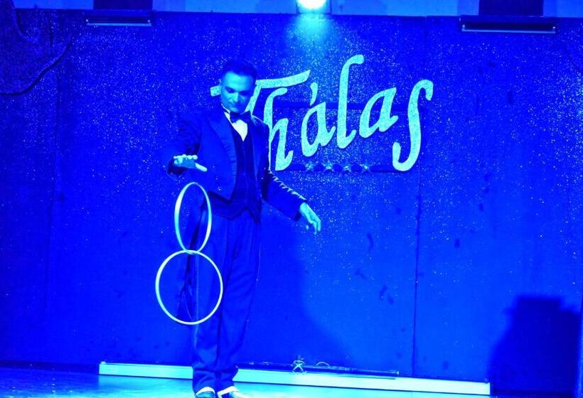 Отель Thàlas Club