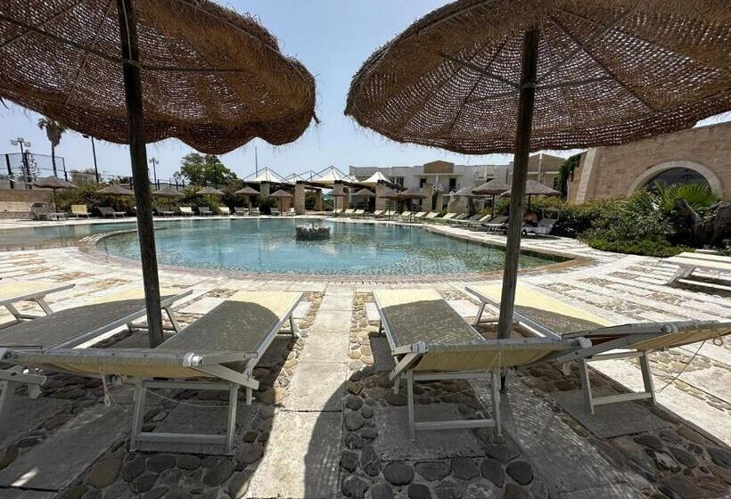 Отель Thàlas Club