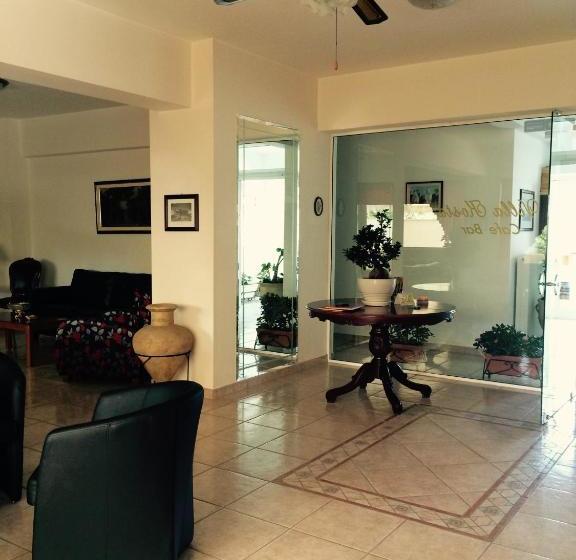 Villa Kosta Hotel & Apartments