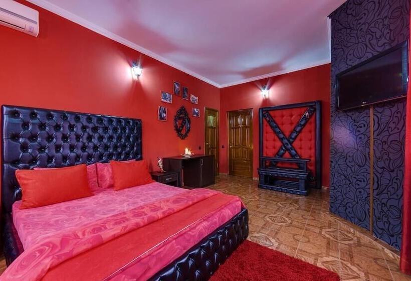 Отель Marton Lion