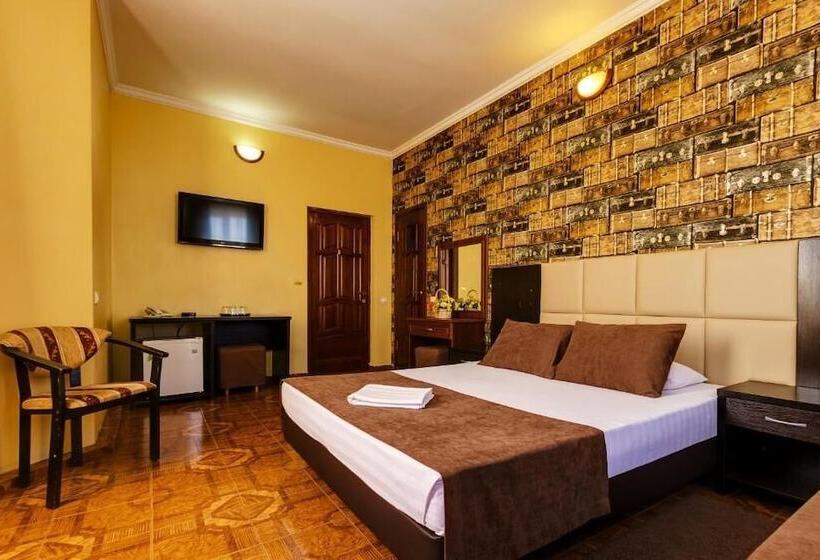 Отель Marton Lion