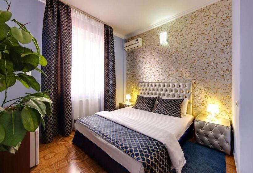 Отель Marton Lion