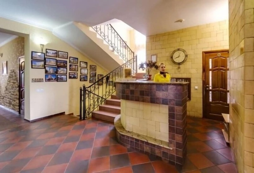 Отель Marton Lion