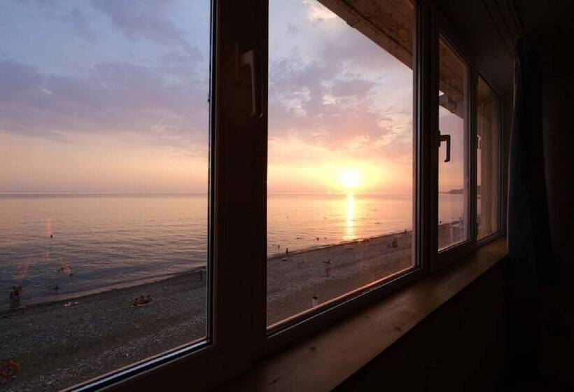 هتل Sea Outside Window