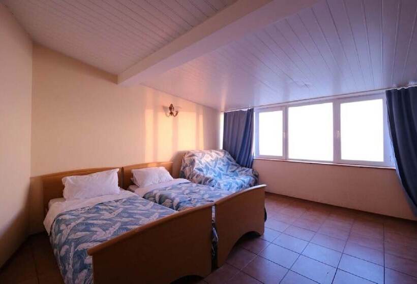 هتل Sea Outside Window