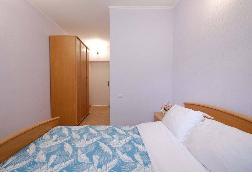 هتل Sea Outside Window