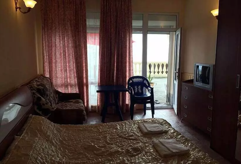 هتل Sea Outside Window