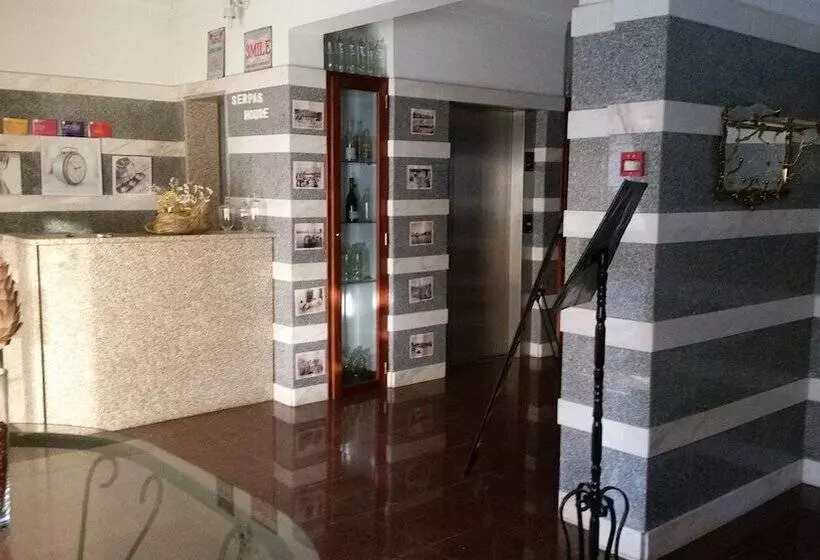 ペンション Guest House Casa Dos Serpas