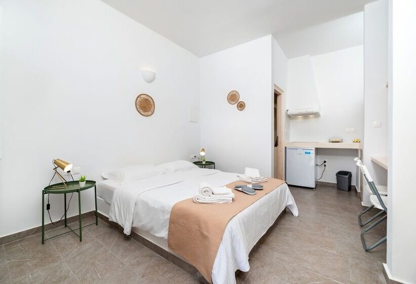 Pensionat Thallos Cave House And Apartments