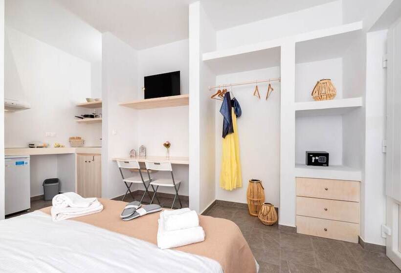 Pensionat Thallos Cave House And Apartments