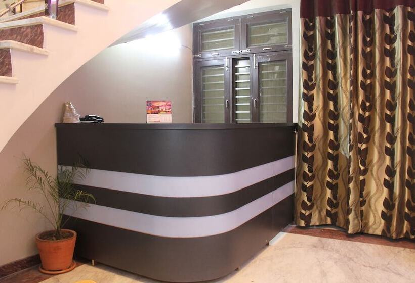 Fabhotel Queen Palace By Oyo Rooms