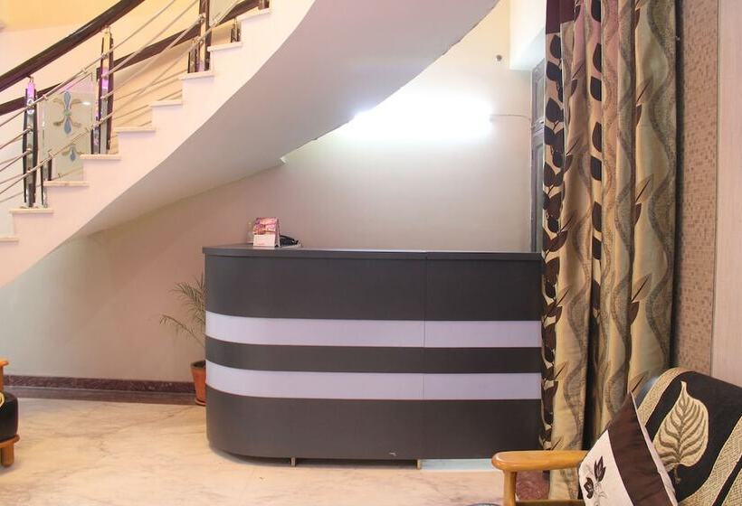 Fabhotel Queen Palace By Oyo Rooms