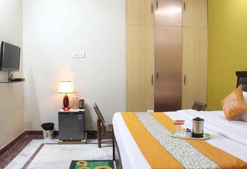 Fabhotel Queen Palace By Oyo Rooms