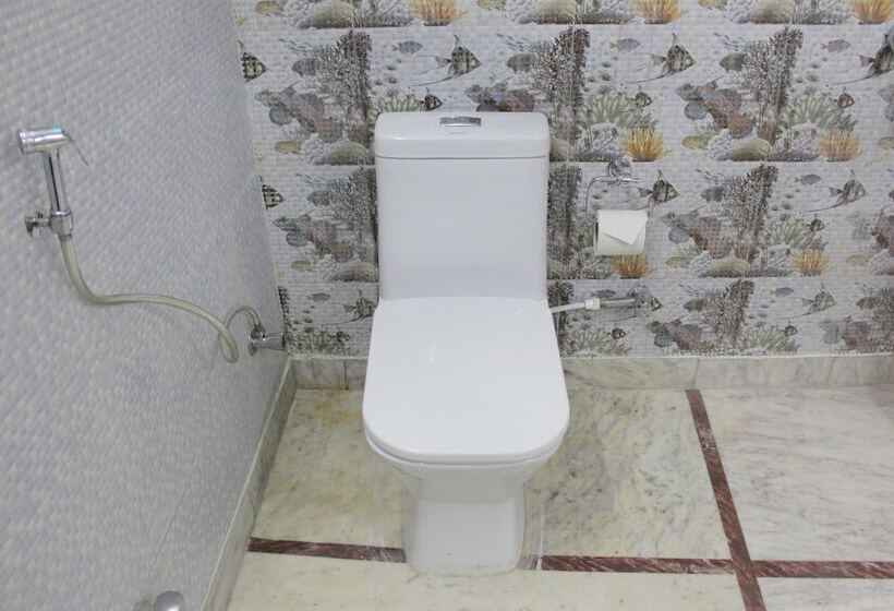 Fabhotel Queen Palace By Oyo Rooms