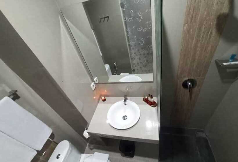 فندق Tosan Solo Baru