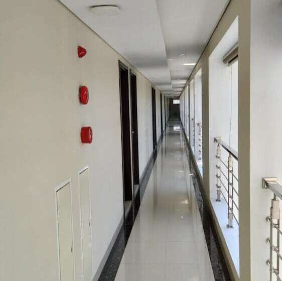 فندق Tosan Solo Baru