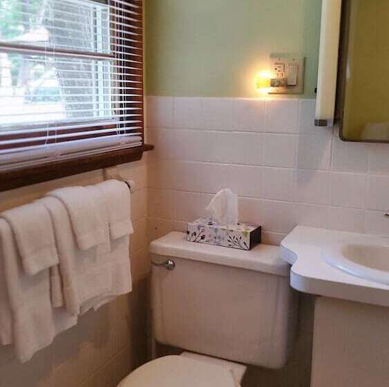 فندق Cozy Creek Cottages