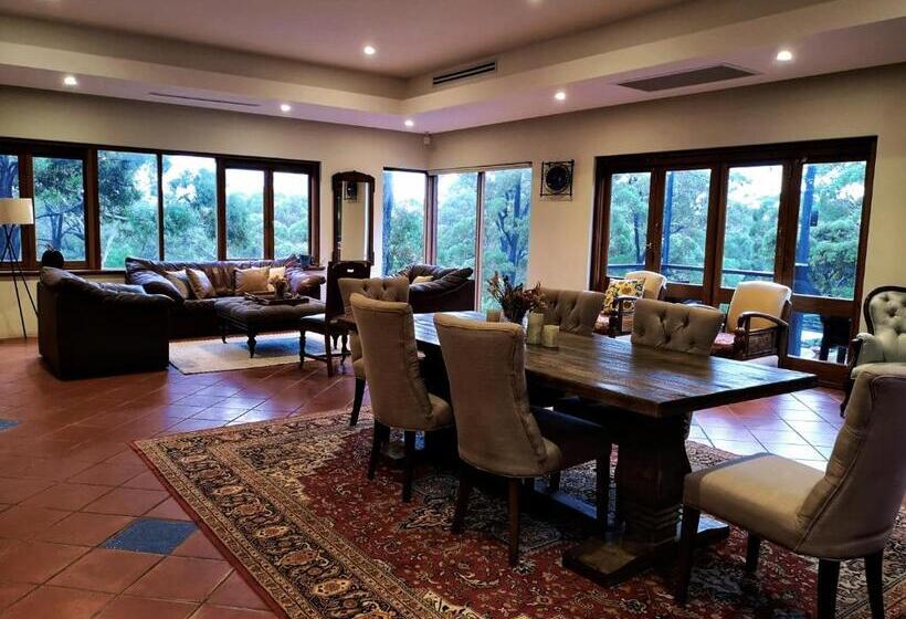 Отель Karriview