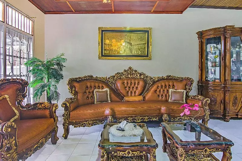 ホテル Spot On 90526 New Bunga Sonsang Homestay Syariah