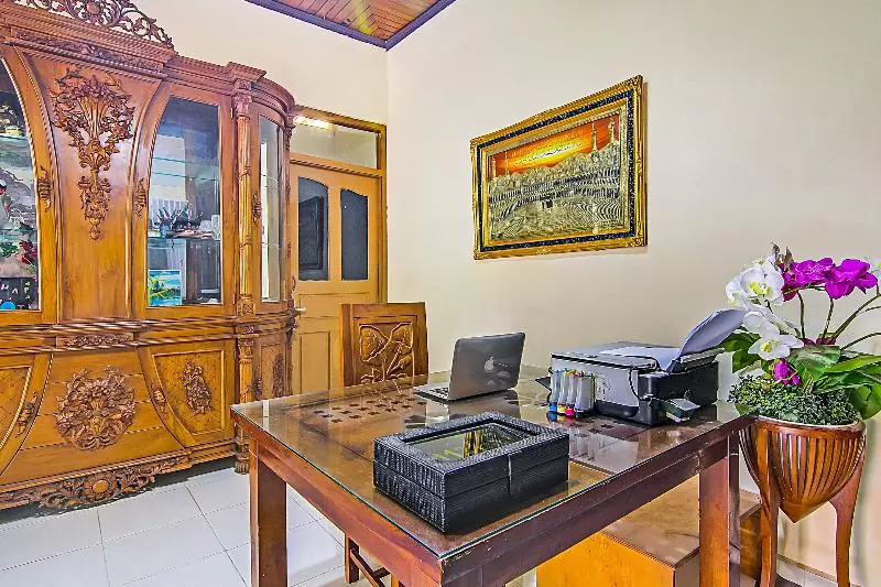 ホテル Spot On 90526 New Bunga Sonsang Homestay Syariah