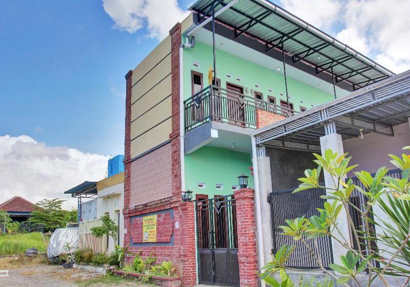 Hotell Spot On 90537 De Wisma Emas